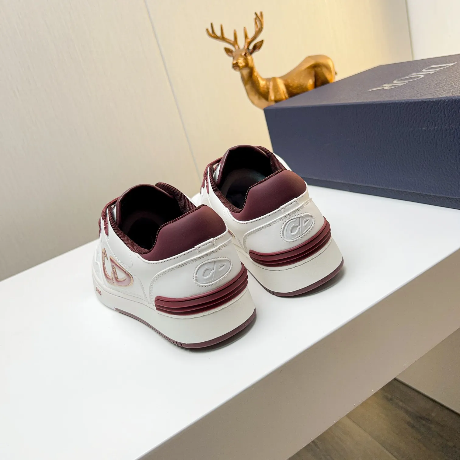 Men's Men's Shoes 💰420 [New Style] 🦩🦩Dior - Low-top sneakers 2025 spring men's collection new arrivals [Celebrate][Celebrate][Celebrate], reinterpret the basketball shoe design and become a classic Dior item [strong][strong][strong], carefully crafted in black and cream white smooth cowhide, paired with beige suede, showing leather on the side The CD logo, tongue, sole and back side are decorated with various distinctive details to enhance the style[666][666], while eyelet details, topstitching and rubber panels highlight the dynamic charm of its athletic style[strong][strong][strong]. It has a two-color rubber sole, which can be matched with various clothing to create a refined look. Size: 38 to 44 (45 can be customized